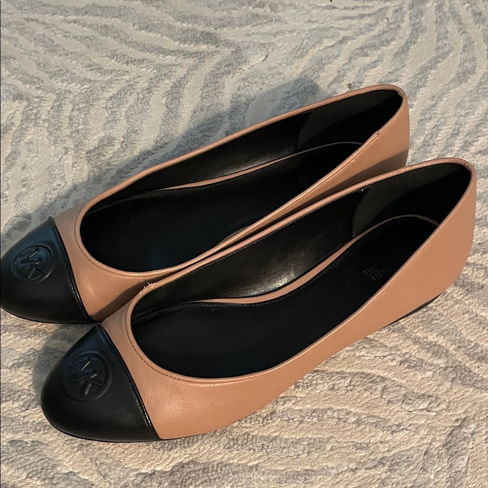 Michael Kors Black and Tan Women's Loafers